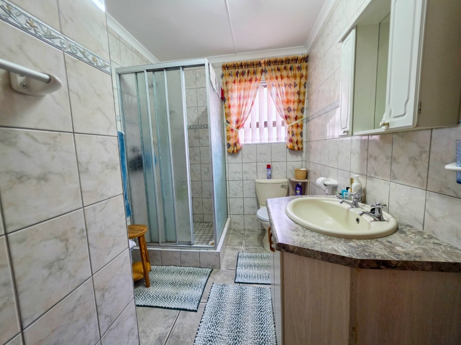 3 Bedroom Property for Sale in Stilbaai Wes Western Cape